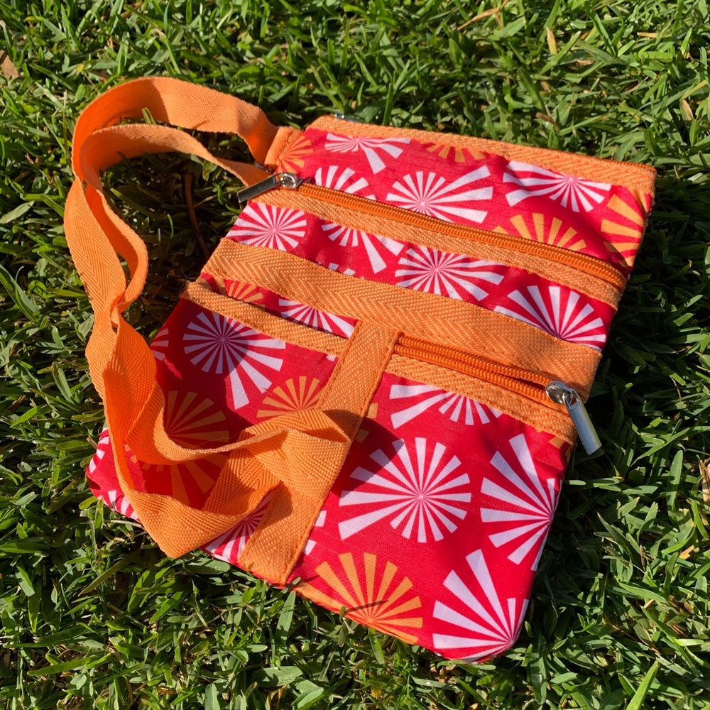 Cute Colorful little Crossbody 💛